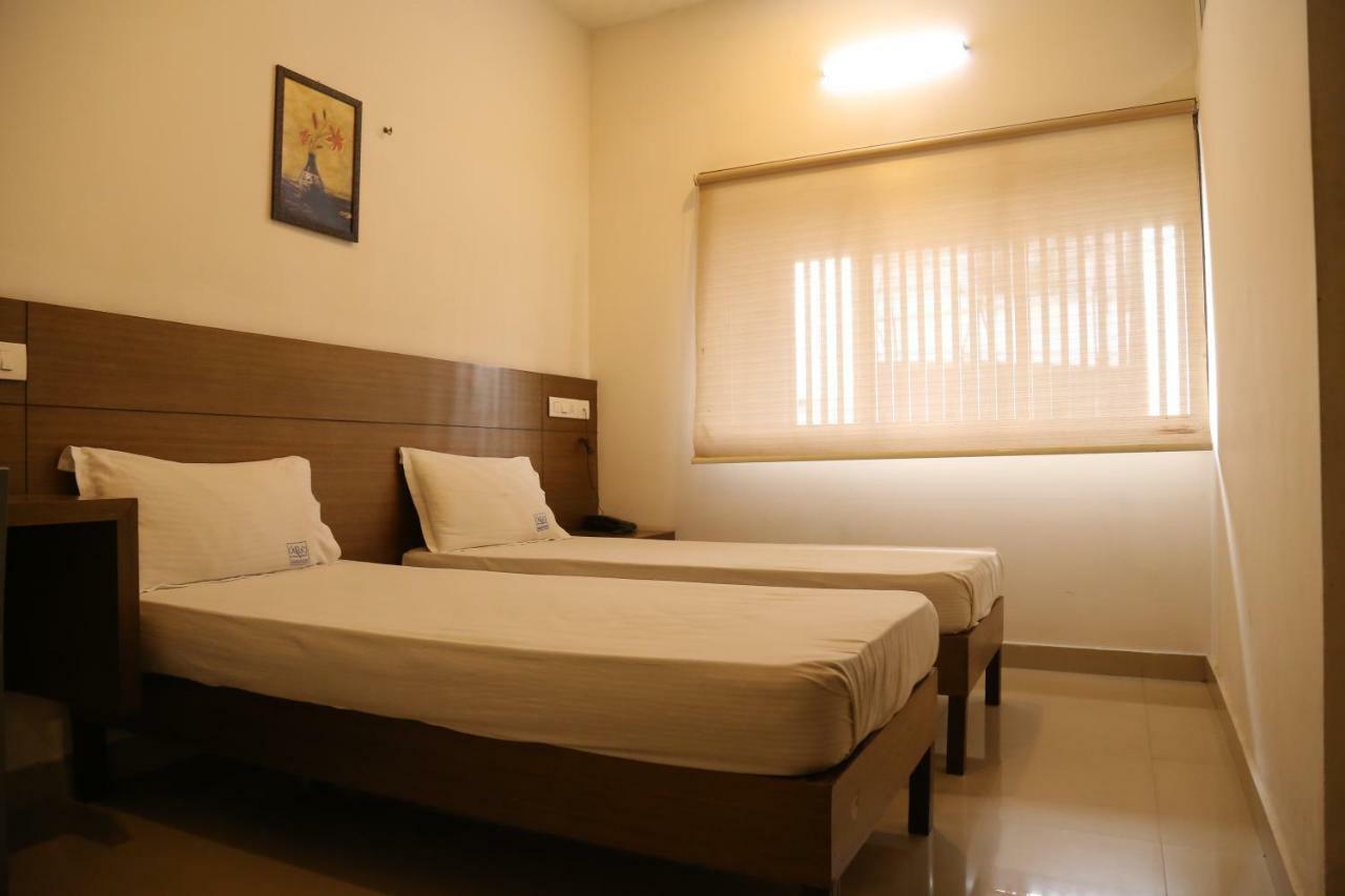 Kodavath Regency Alwaye Esterno foto