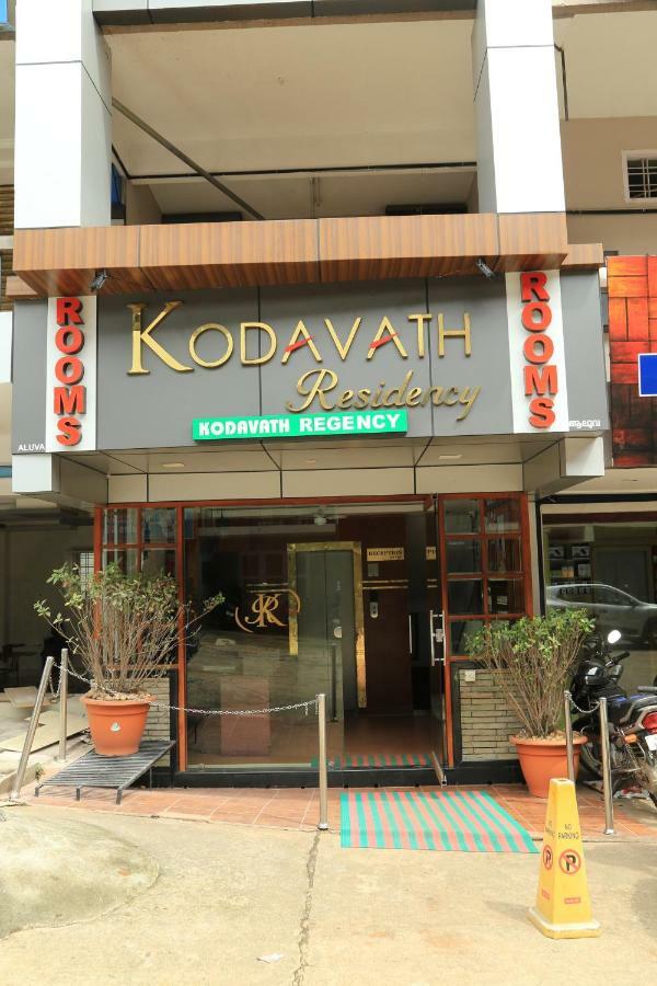 Kodavath Regency Alwaye Esterno foto