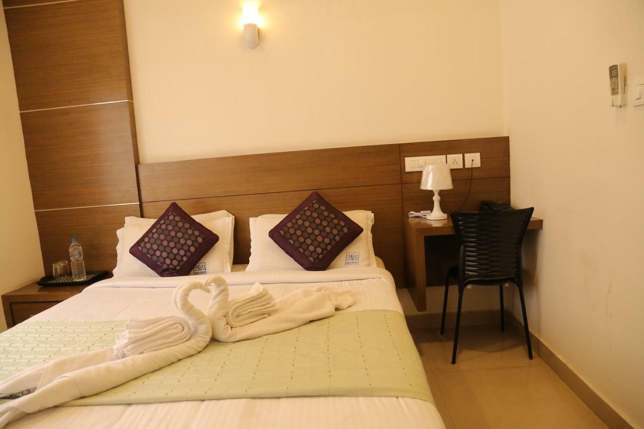 Kodavath Regency Alwaye Esterno foto