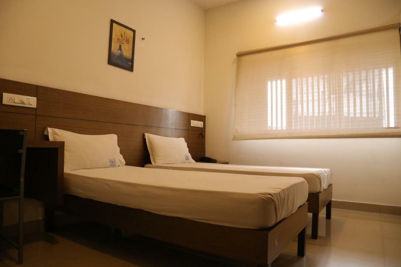 Kodavath Regency Alwaye Esterno foto